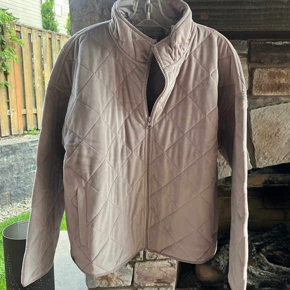 Barefoot Dreams Quilted Jacket - Picture 7 of 11